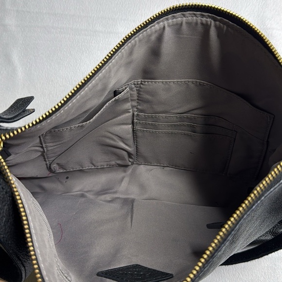 FOSSIL Leather black crossbody messenger saddle 13x9 two zip front bag - Picture 6 of 8